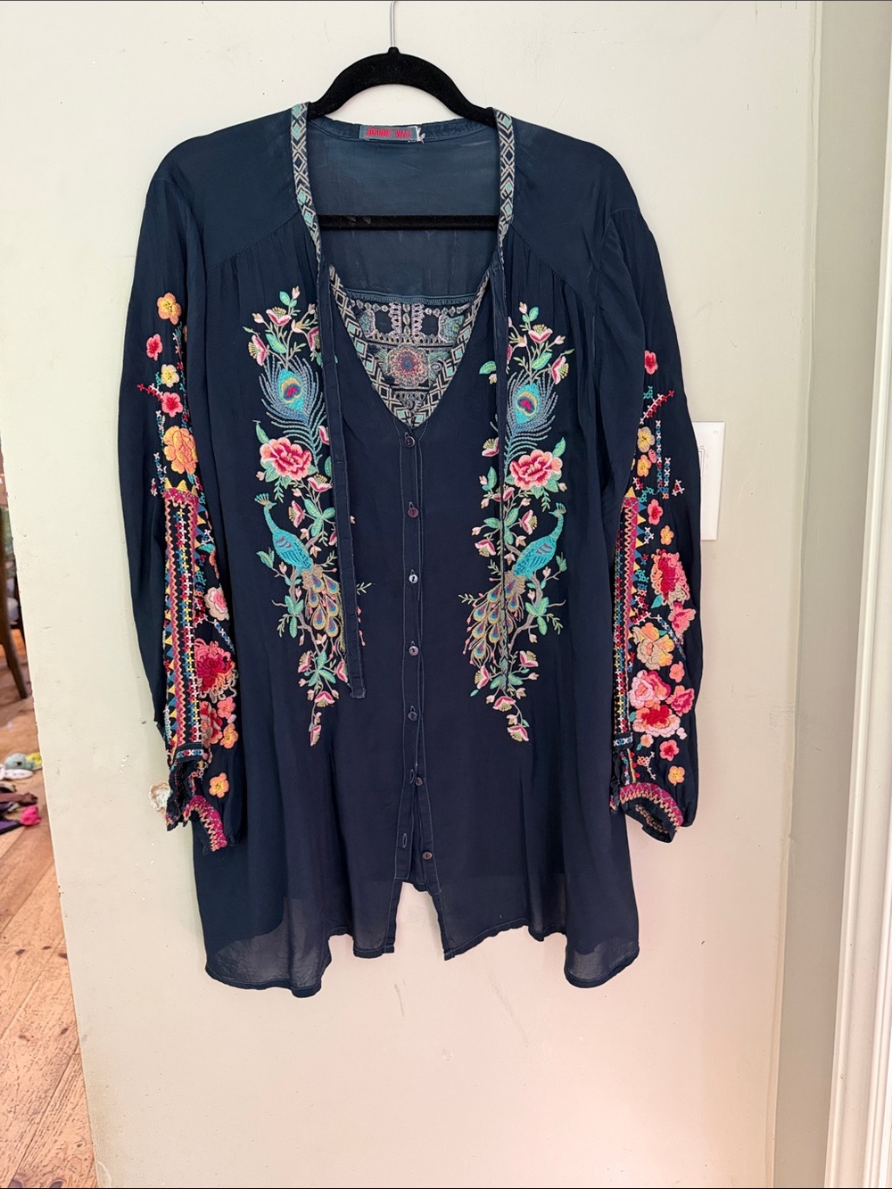 Johnny Was peacock sable tunic Embroidered Peacock Floral Navy Button-Front